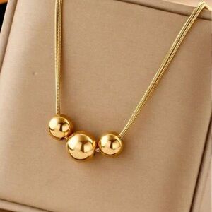 Gold Three-Bead Women's Necklace